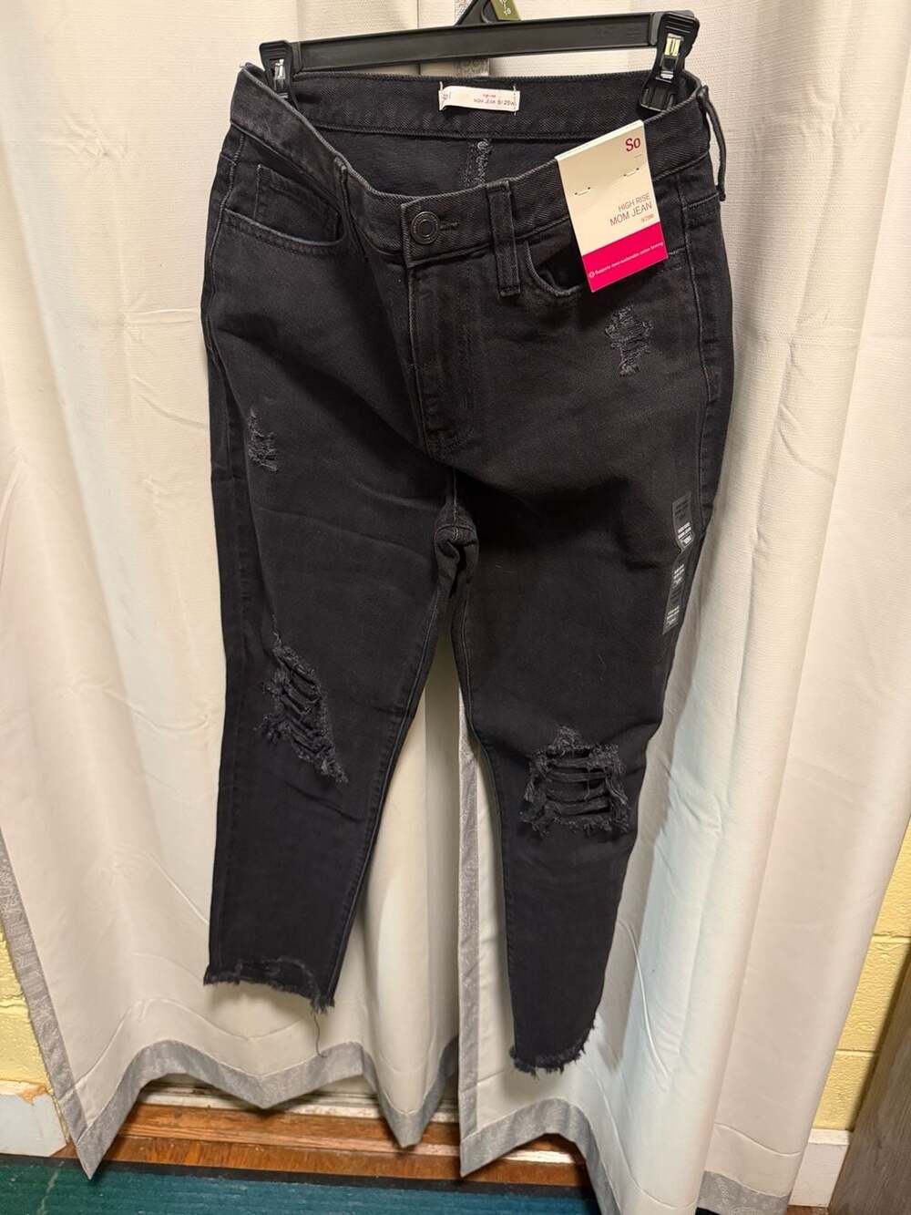 C0018 So High Rise Mom Jeans Black Distressed Size 9/29W
